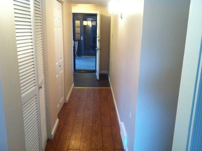Foto del edificio - 1070 Cedargate Dr