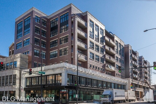 Building Photo - 3817-3845 N Broadway