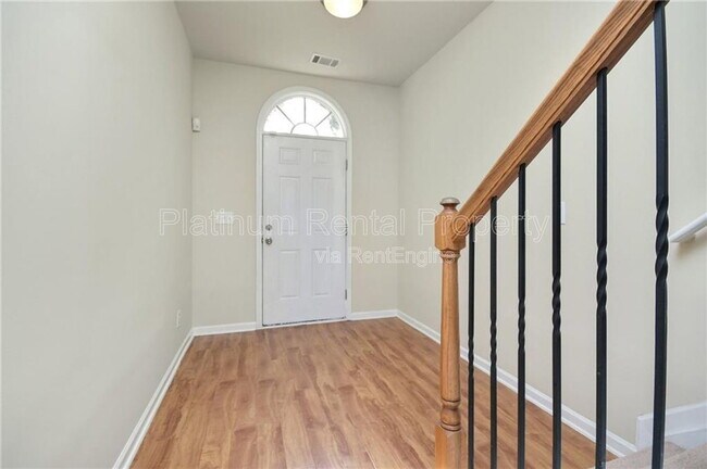 Building Photo - 2886 Ridgeview Dr