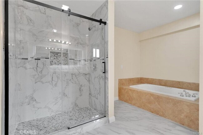 Foto del edificio - 12802 Rain Shadow Rd