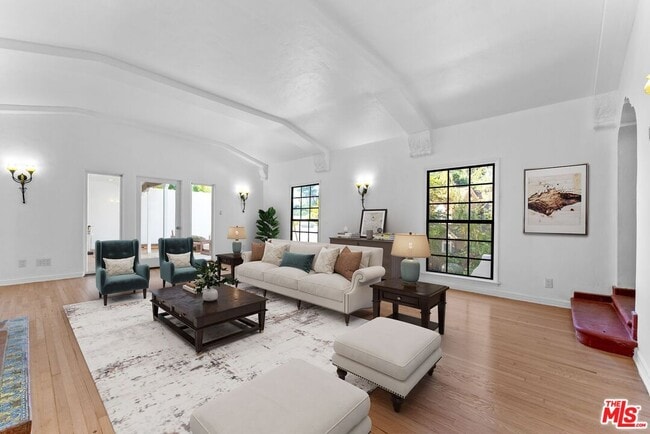 Building Photo - 1328 Sierra Alta Way