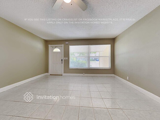 Building Photo - 885 Azalea Dr