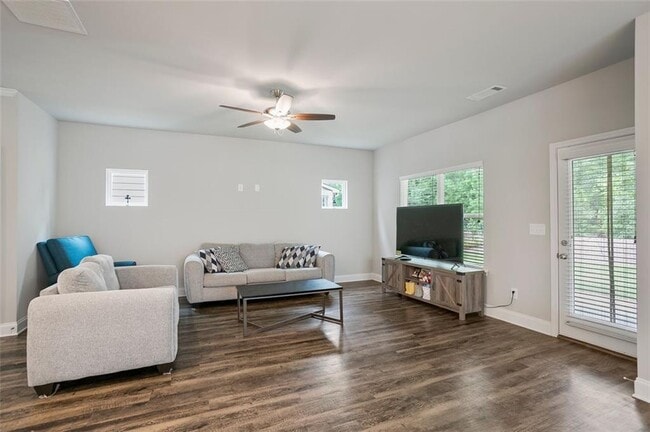 Building Photo - 3541 Salvia Dr