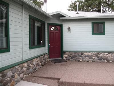 Building Photo - 119 S Paseo Del Flag