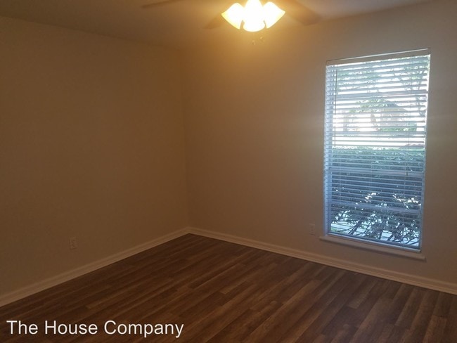 Building Photo - 3 br, 2 bath House - 20 Back Bay Circle