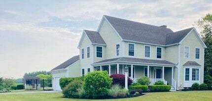 Building Photo - 105 Lilac Ln