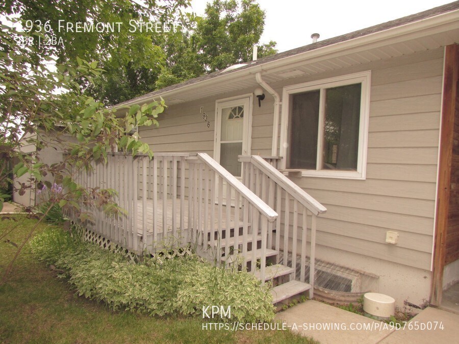 Foto principal - 3 BEDROOM | 2 BATH | DUPLEX | WEST