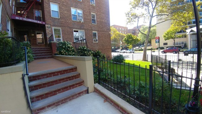 Foto del edificio - 6637 Yellowstone Blvd