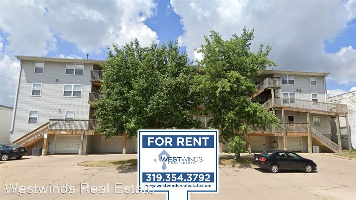 Foto principal - 720 S Dubuque St