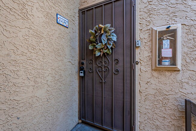 Building Photo - 2 Bed / 2 Bath Condo