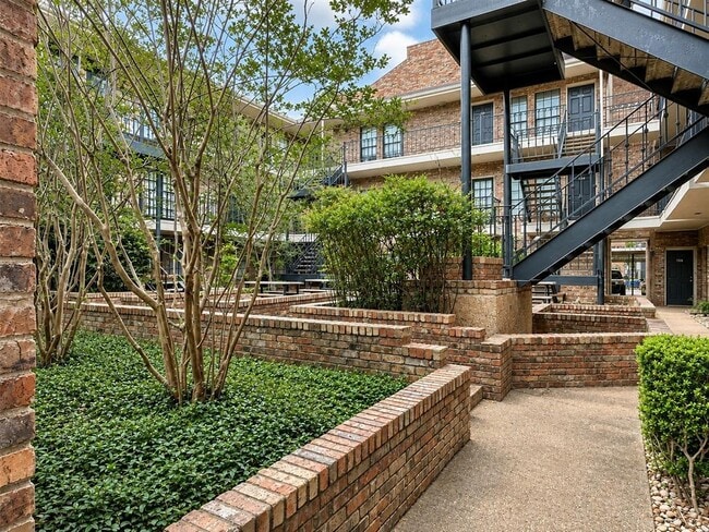 Building Photo - 2801 Rio Grande St