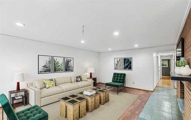Foto del edificio - 402 168th Ave SE