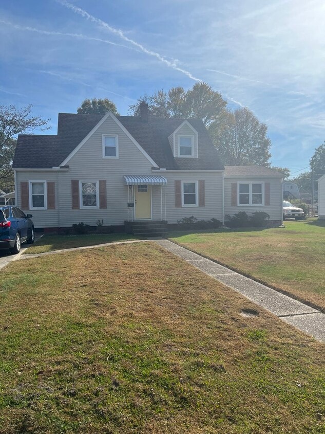 Primary Photo - Cute Cape Cod in Beaconsdale Area