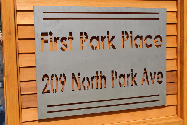 Foto del edificio - 209 N Park Ave