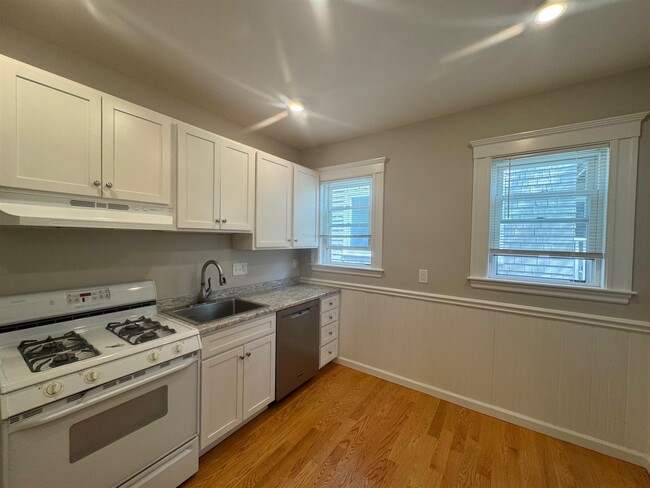 Building Photo - 11 Belmont Sq