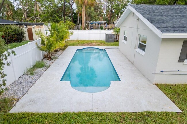 Foto del edificio - 5301 Venetian Blvd NE