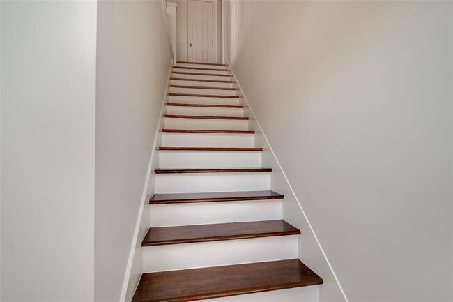Foto del edificio - 2601 Rosedale St