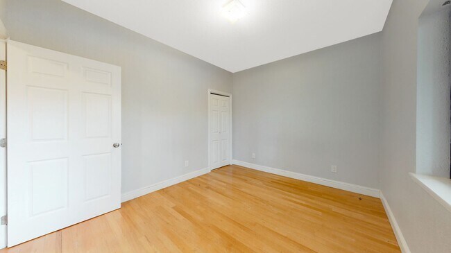 Foto del edificio - 7099 Pinehaven Rd