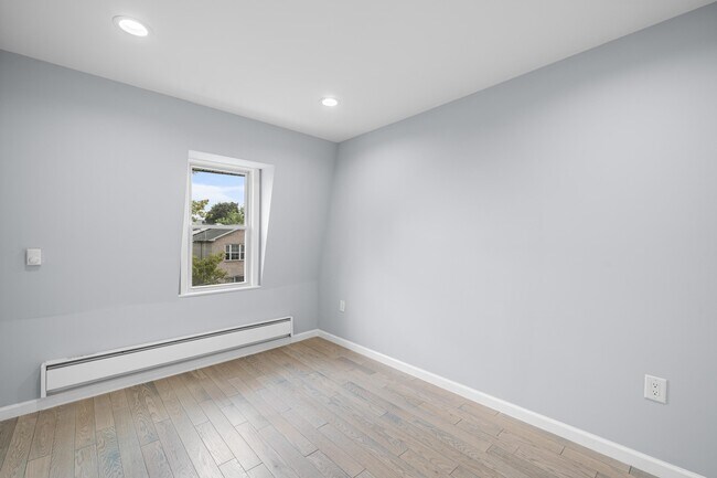 Foto del edificio - 376 Forrest St