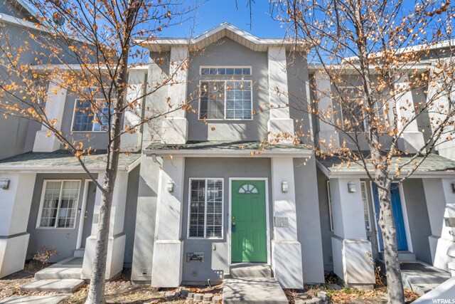 Foto principal - 475 N Redwood Rd