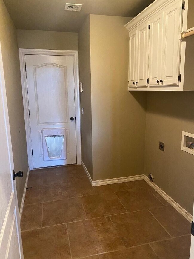 Building Photo - Gorgeous Home in Summit Lakes Available For Lease