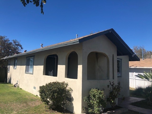 Building Photo - 45101 Cedar Ave