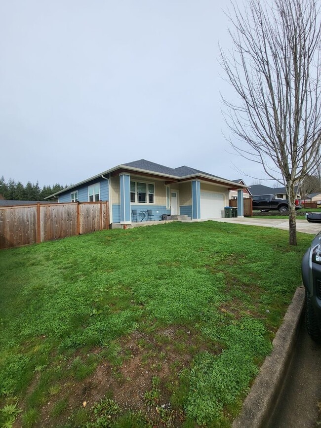 Building Photo - Beautiful home in Napavine