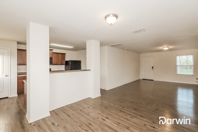 Foto del edificio - 5903 Golden Cove Rd