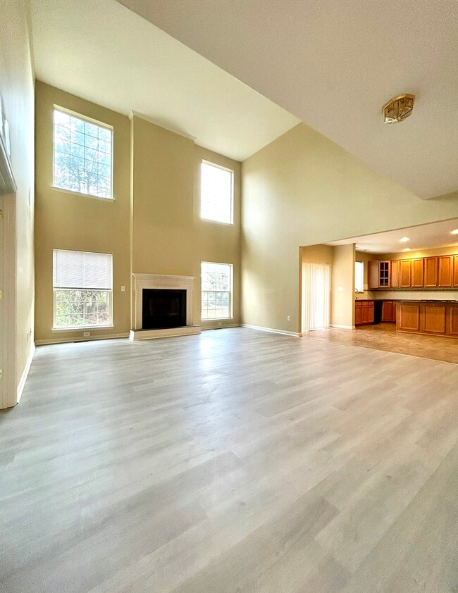 Building Photo - 12171 Rain Slicker Pl