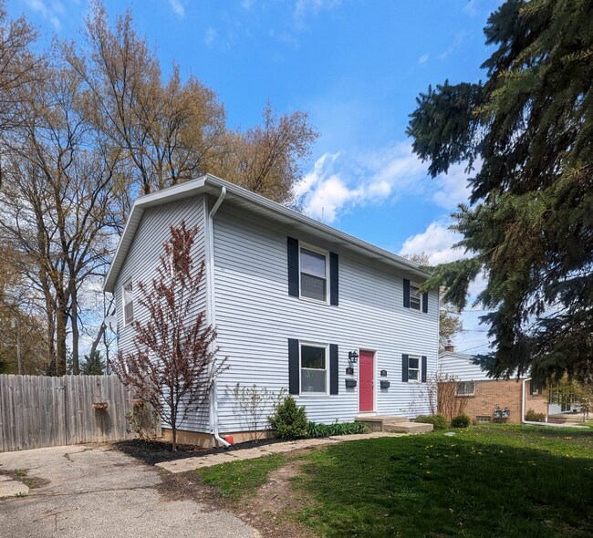 749 Marietta St NE Unit 1, Grand Rapids, MI 49505 Apartments in Grand