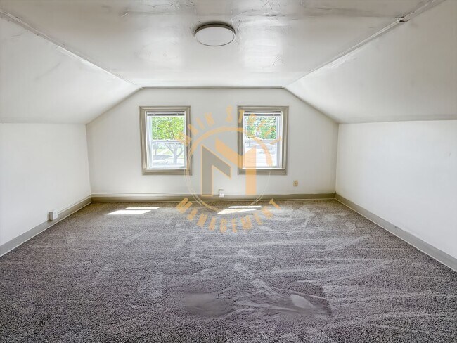 Foto del edificio - 354 Nicolet Blvd