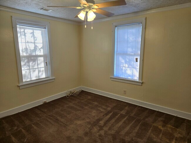 Building Photo - 1315 Beman St