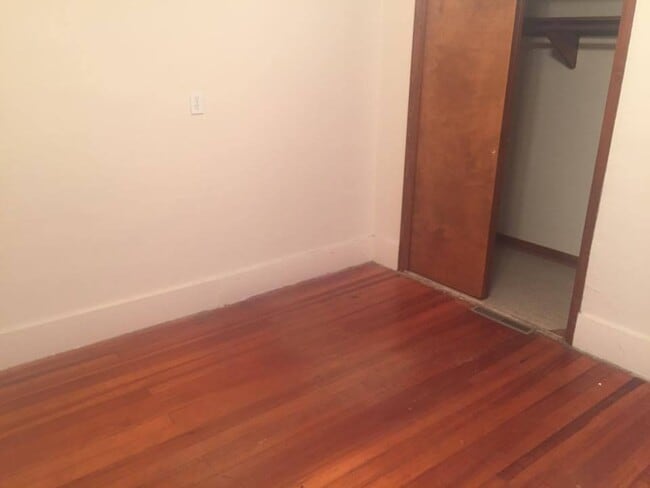 Building Photo - Come on over to the country