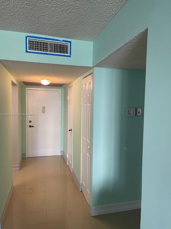 Foto del edificio - 800 Parkview Dr