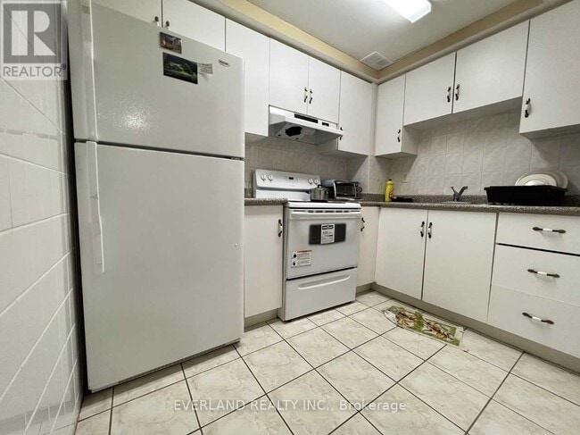 Building Photo - 78 Eastvale Dr