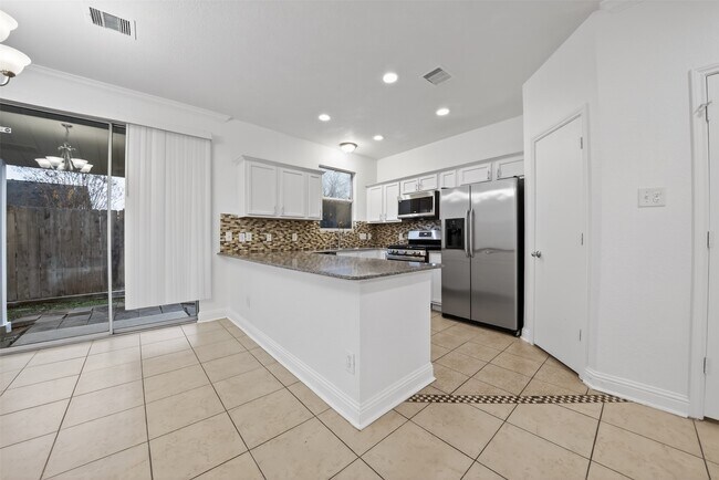 Foto del edificio - 13150 Lawsons Creek Ln