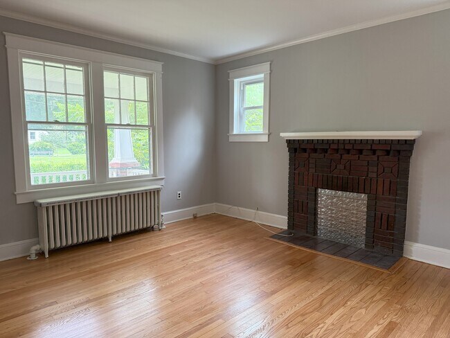 Sala de estar - 7205 Rhode Island Ave