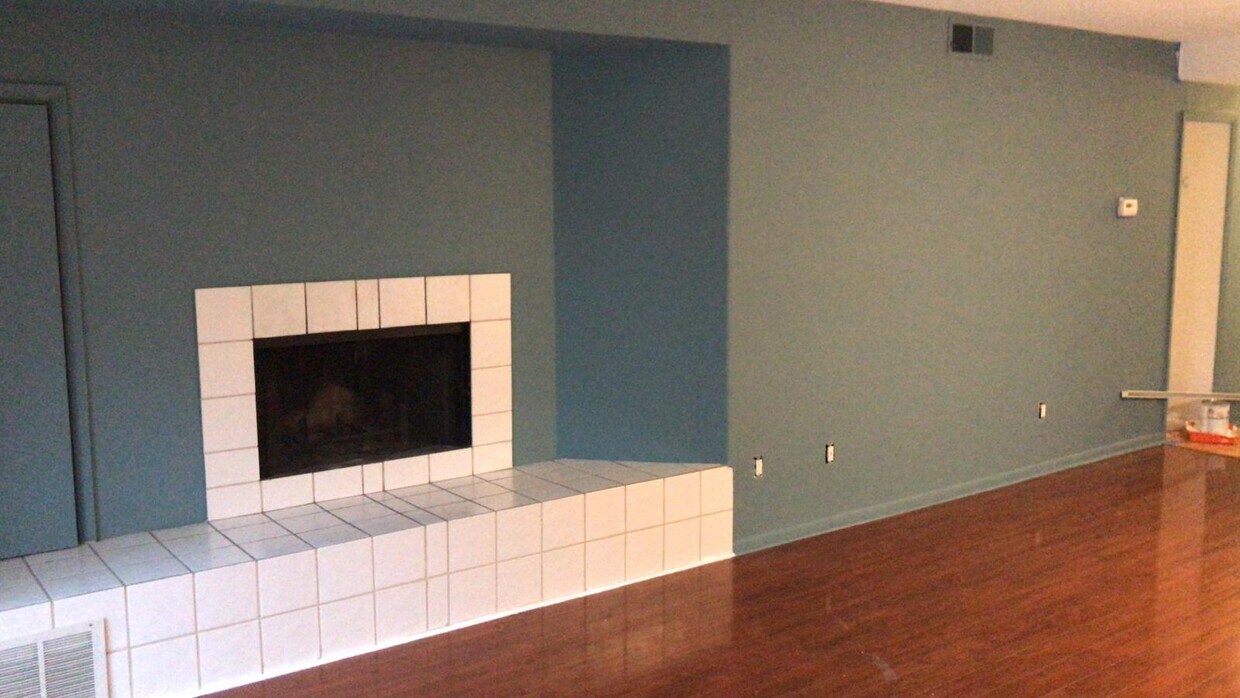 Foto principal - 26101 Village Ln