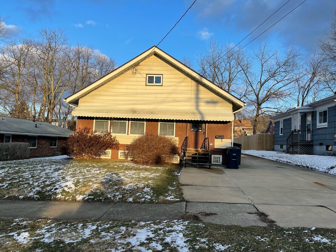 Primary Photo - 595 Mohawk Ave