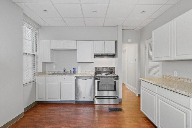 Building Photo - 2549 University Ct