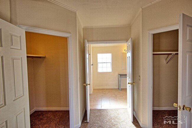Foto del edificio - 3 Bedroom, 2 Bathroom home on half acre lot