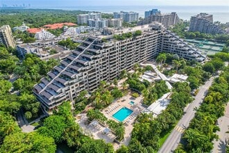 Building Photo - 151 Crandon Blvd