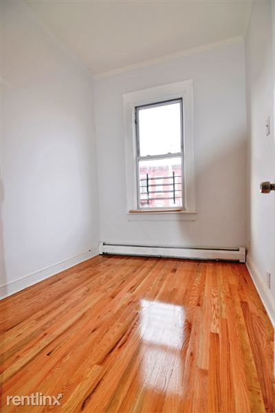 Building Photo - 1085 Madison St