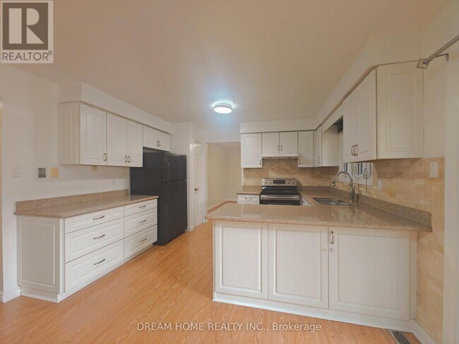 Building Photo - 42 Emeline Crescent