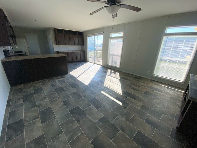 Foto del edificio - Spacious 3 Bedroom Mobile Home for Rent in...