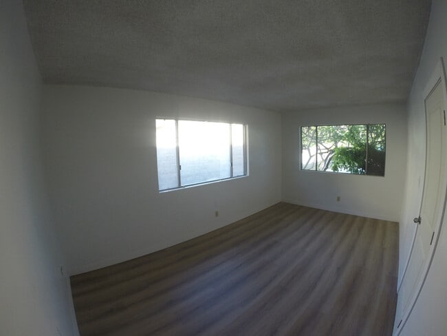 Foto del edificio - 9455 1/2 Cedar St