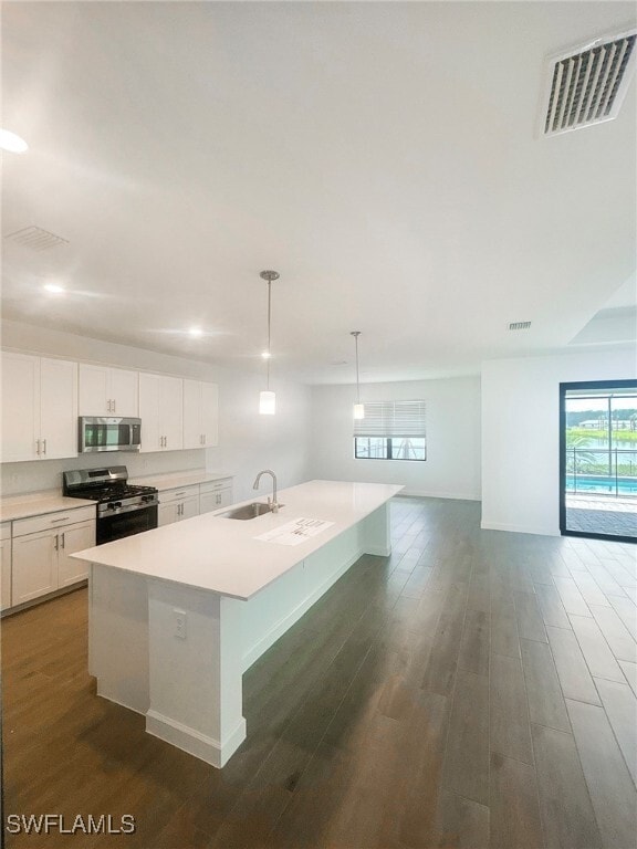 Building Photo - 19421 Hinkley Dr