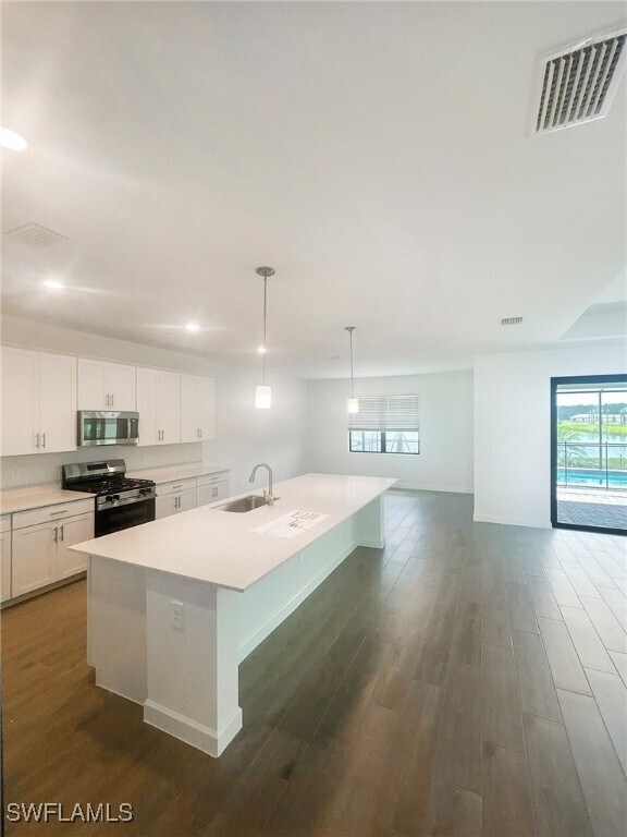 Foto del edificio - 19421 Hinkley Dr