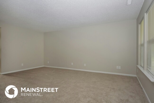 Foto del edificio - 2265 Shadowbrook Dr