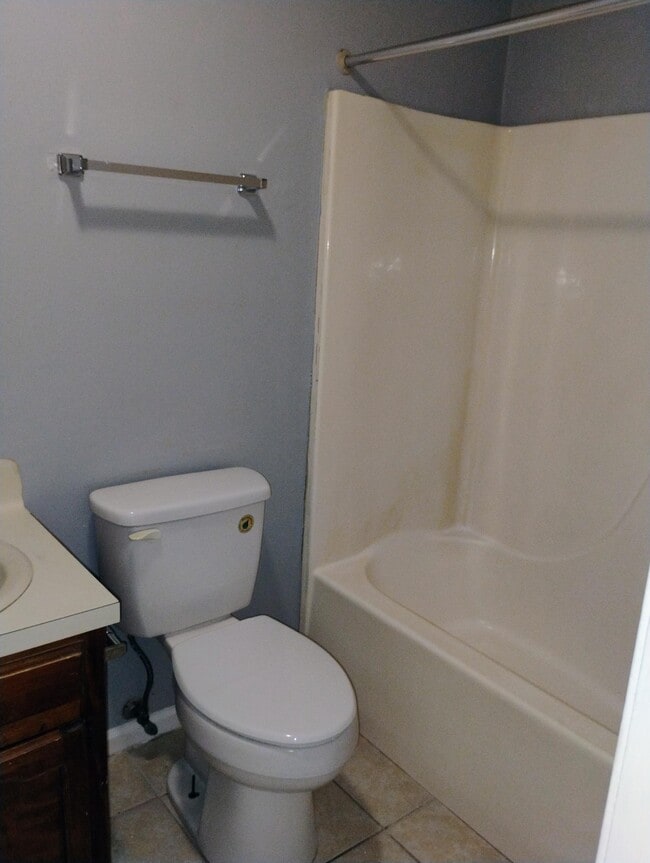 Building Photo - 1045 Manson Dr